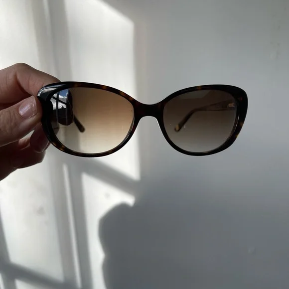 Vintage Saks on fifth Avenue sunglasses - Picture 5 of 9
